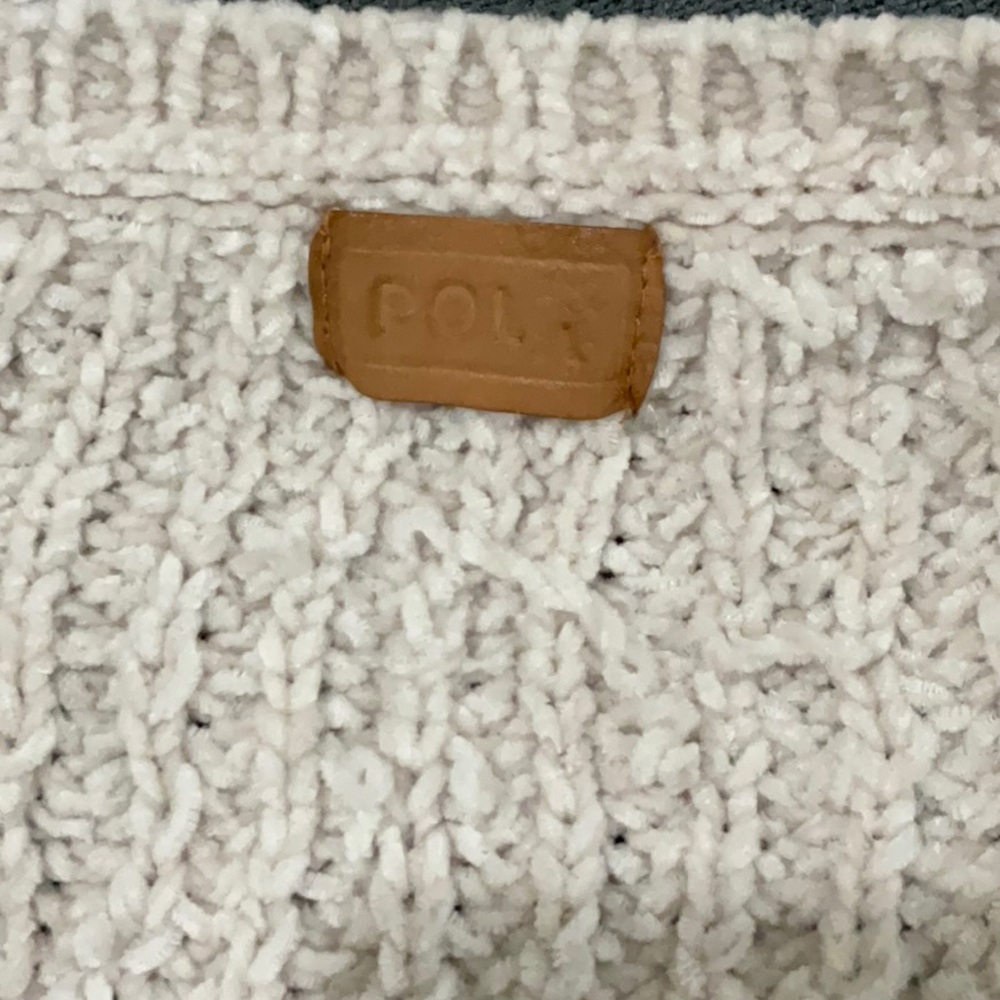 POL Cream V-Neck Sweater - Picture 2 of 2